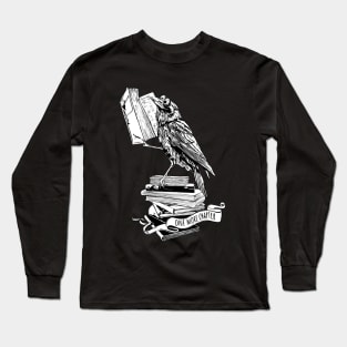 Black raven read book, gift for reader, student gift, lover books, black and white Long Sleeve T-Shirt